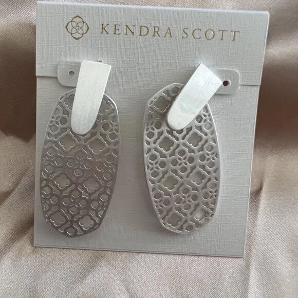 Kendra Scott Stud Earrings - Picture 3 of 6